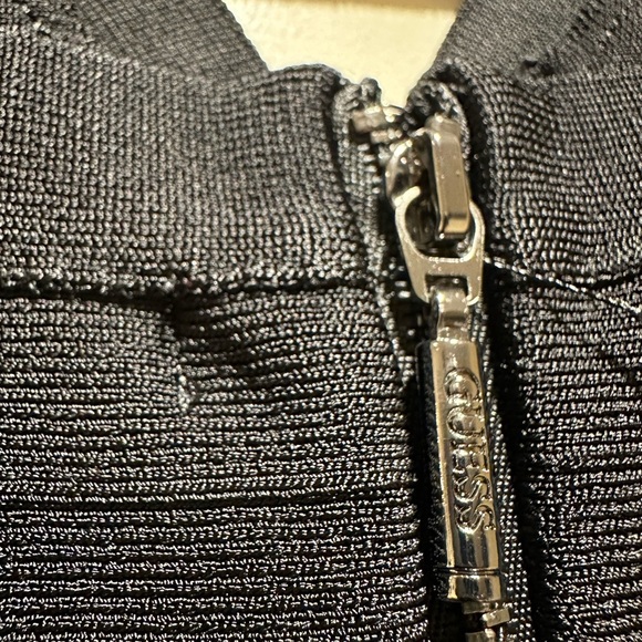 Guess Size Small Black Bandage Keyhole Crop Top (Like New) - Picture 5 of 11